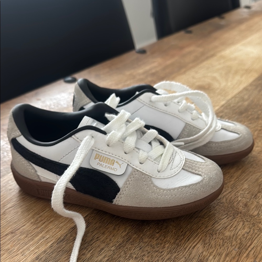 Puma White and Black Sneakers Retro Design